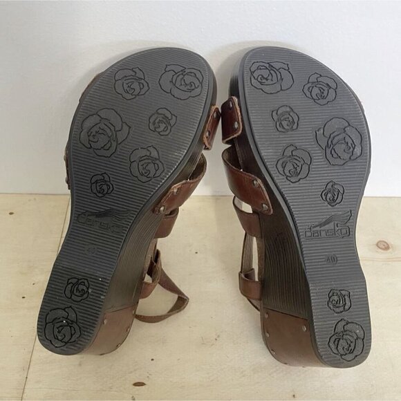 Dansko Size 40 10 Wedge Sandal Comfort Shoe Brown Strappy - Picture 7 of 8